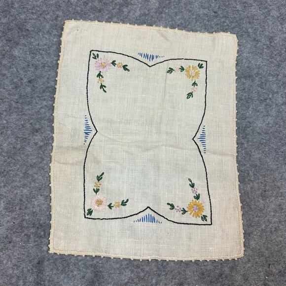 Vintage Embroidered Linen 11" x 9" Doily Placemat Dresser Scarf Tea Towel - Picture 1 of 8